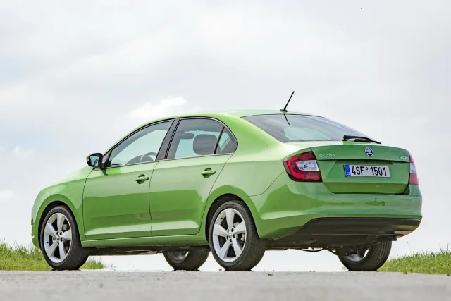 Skoda Rapid 2017 хетчбек — 7