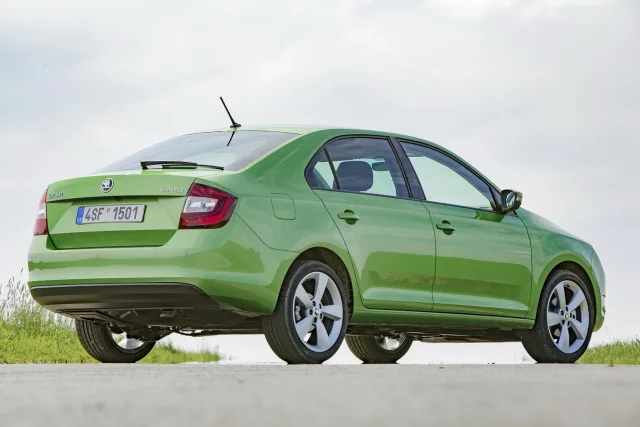 Skoda Rapid 2017 хетчбек — 12