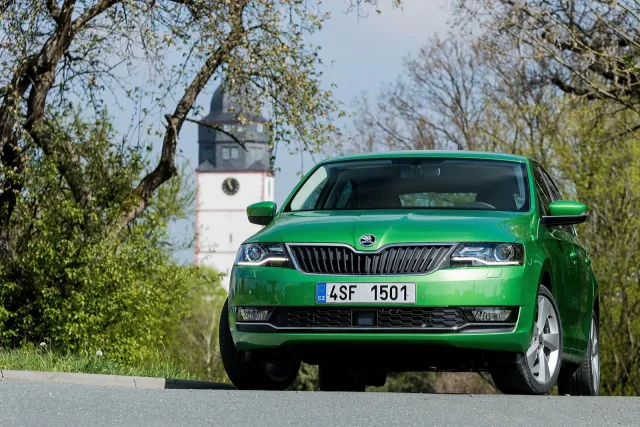 Skoda Rapid 2017 хетчбек — 15