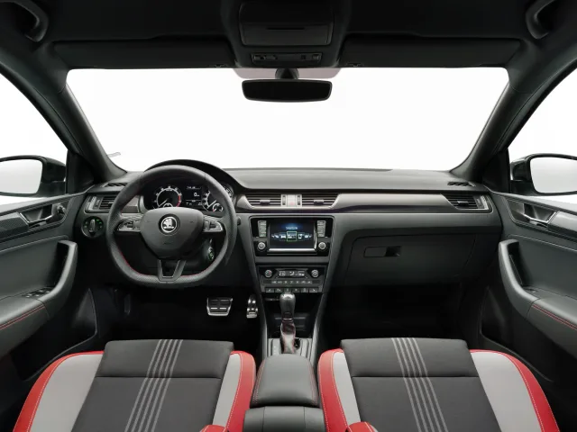Skoda Rapid 2017 хетчбек — 25