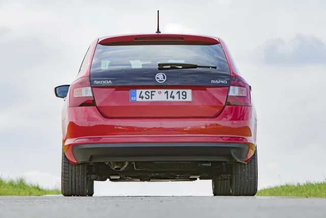 Skoda Spaceback 2017 хетчбек — 3
