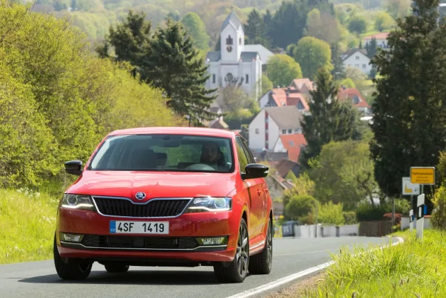 Skoda Spaceback 2017 хетчбек — 11