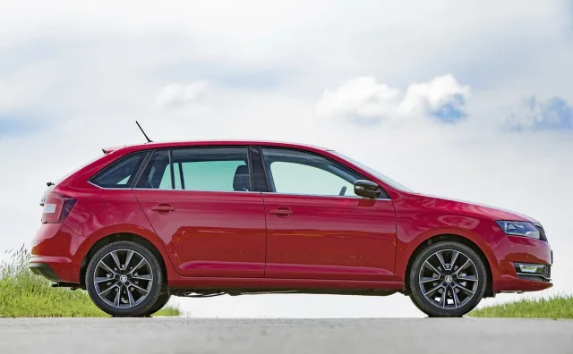 Skoda Spaceback 2017 хетчбек — 12