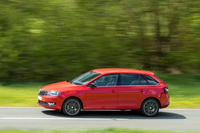 Skoda Spaceback 2017 хетчбек — 18