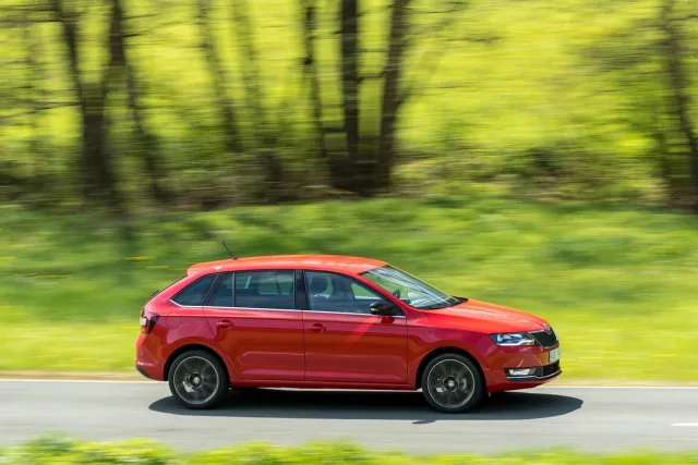Skoda Spaceback 2017 хетчбек — 23