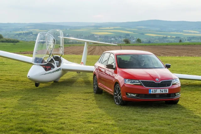 Skoda Spaceback 2017 хетчбек — 24