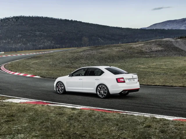 Skoda Octavia RS A7 2017 hatchback — 6