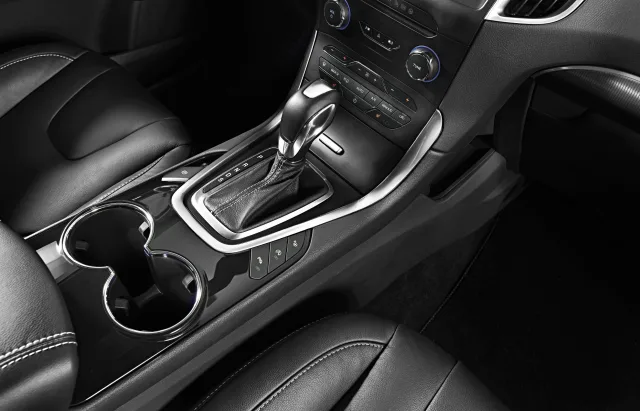 Ford S-MAX 2014 minivan — 9