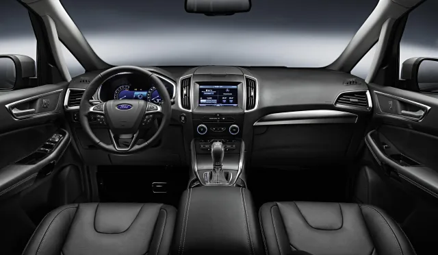Ford S-MAX 2014 minivan — 11