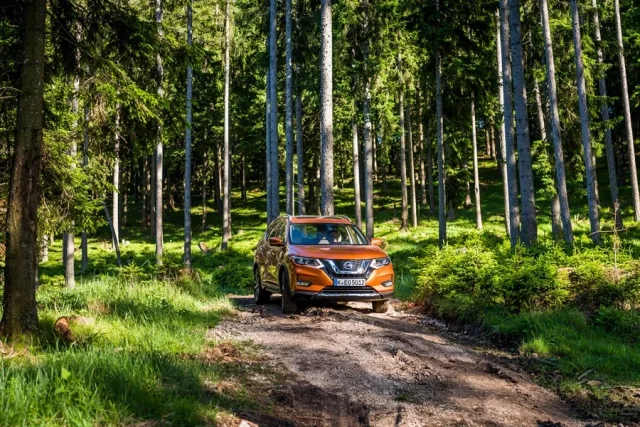 Nissan X-Trail кросовер — 11