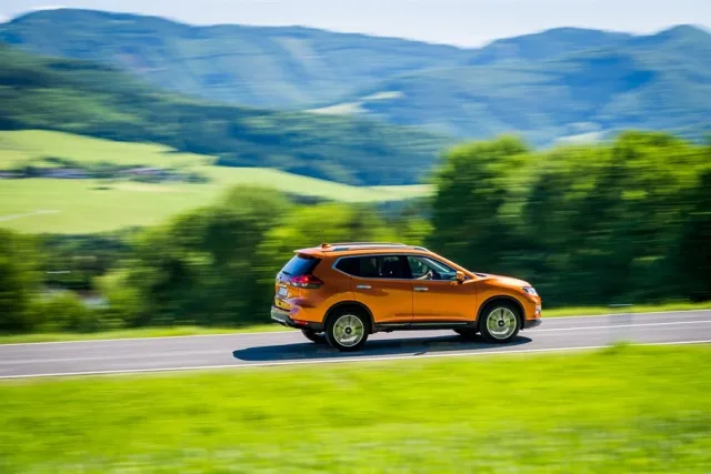 Nissan X-Trail кросовер — 13