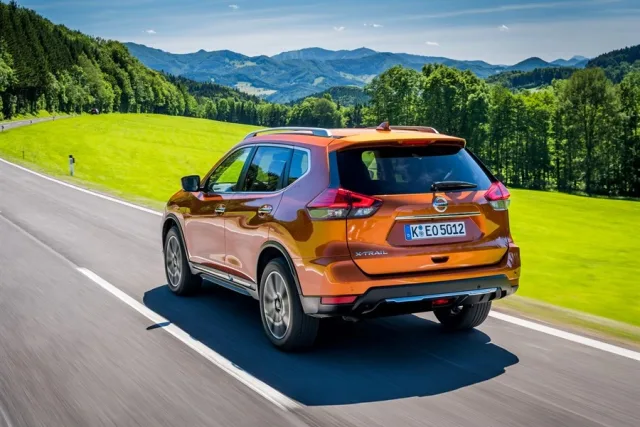 Nissan X-Trail кросовер — 14