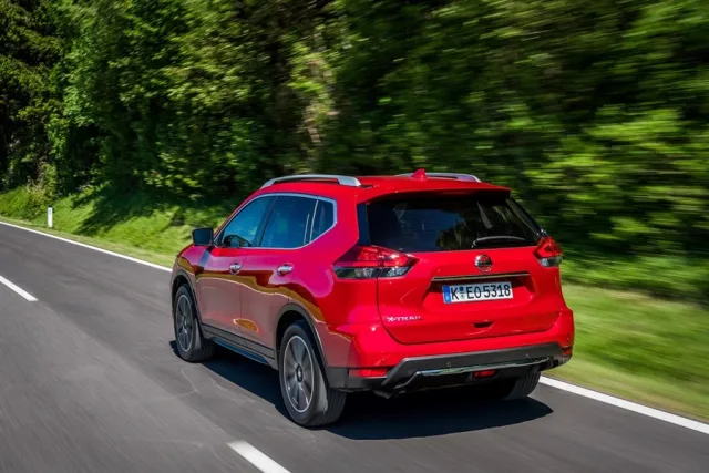 Nissan X-Trail кросовер — 17