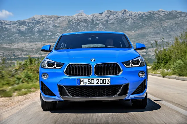 BMW X2 sDrive18i MT — 2