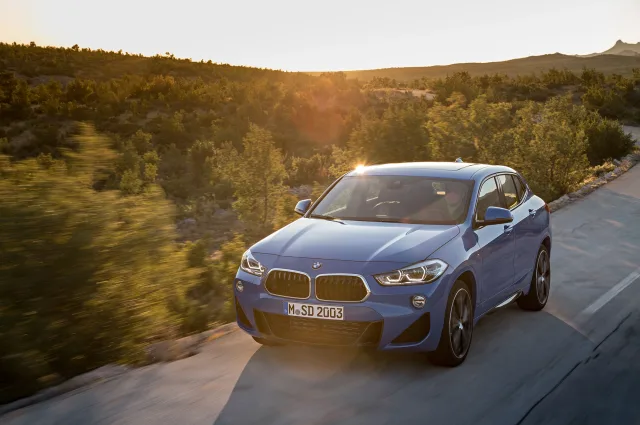 BMW X2 sDrive18i MT — 4