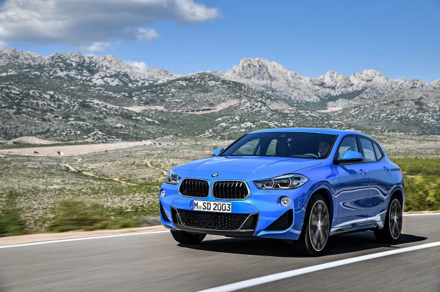 BMW X2 sDrive18i MT — 10