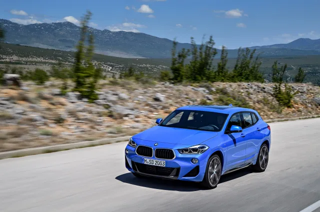 BMW X2 sDrive18i MT — 13