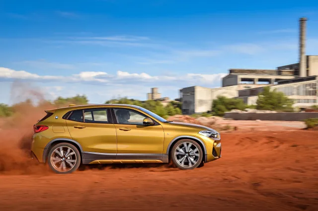 BMW X2 sDrive18i MT — 21
