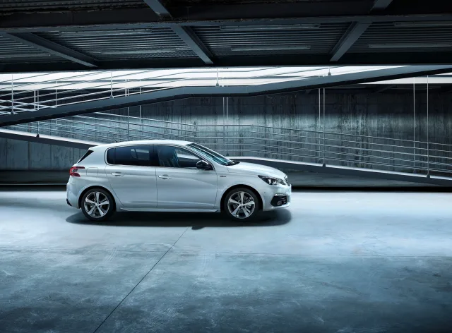 Peugeot 308 1.6D MT Active — 13
