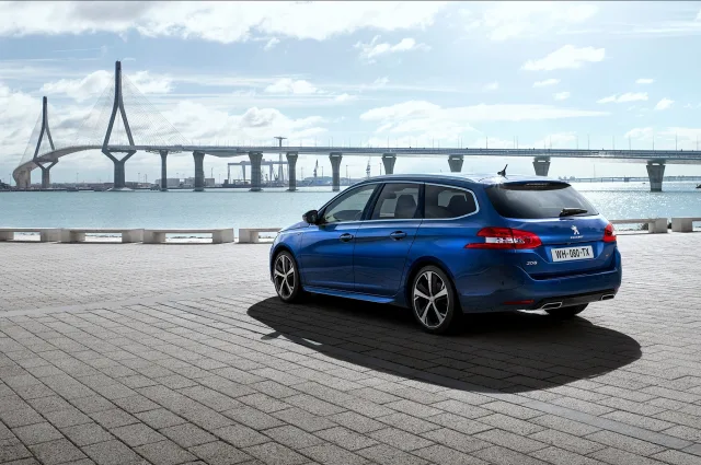 Peugeot 308 SW 1.5D AT Active — 14