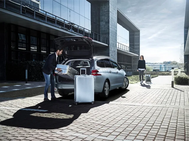 Peugeot 308 SW 1.5D AT Active — 18