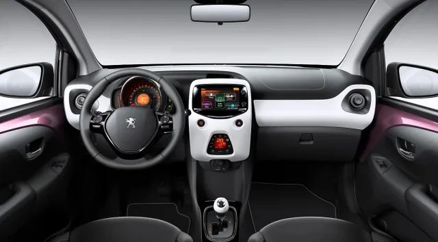 Peugeot 108 хетчбек — 12