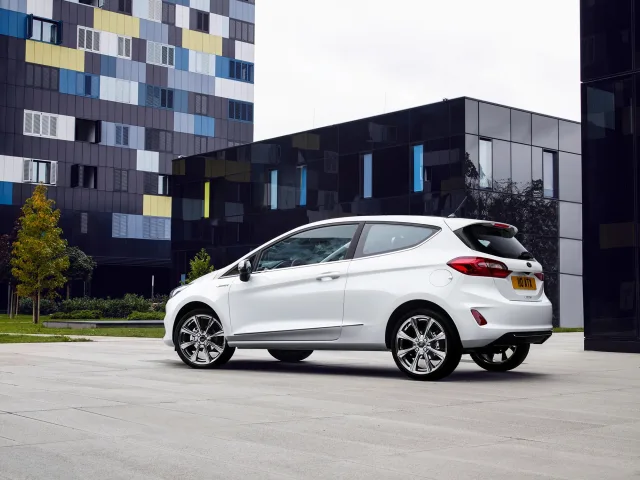 Ford Fiesta хетчбек — 10