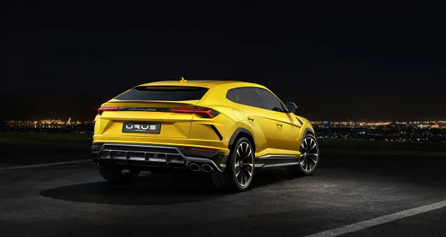 Lamborghini Urus кросовер — 11