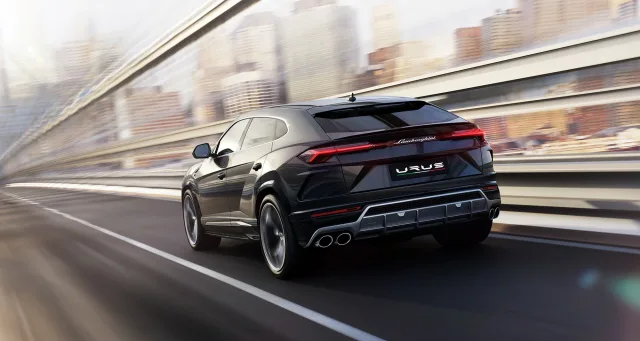 Lamborghini Urus кросовер — 12