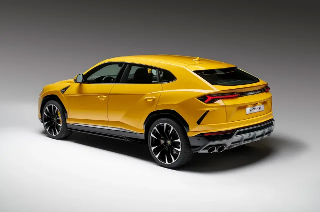 Lamborghini Urus кросовер — 13