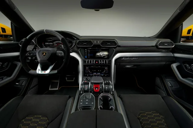Lamborghini Urus кросовер — 21