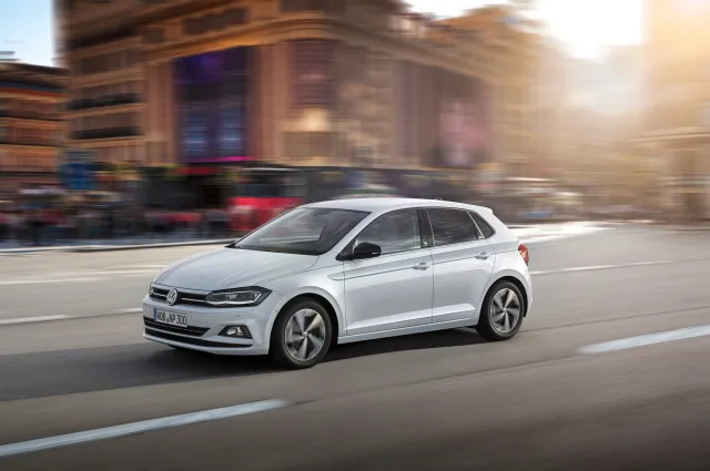 Volkswagen Polo 2017 хетчбек — 2