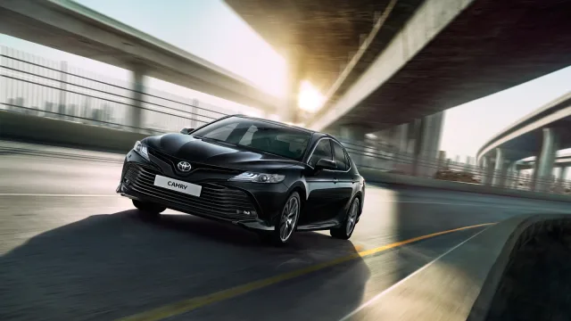 Toyota Camry 2017 седан — 3
