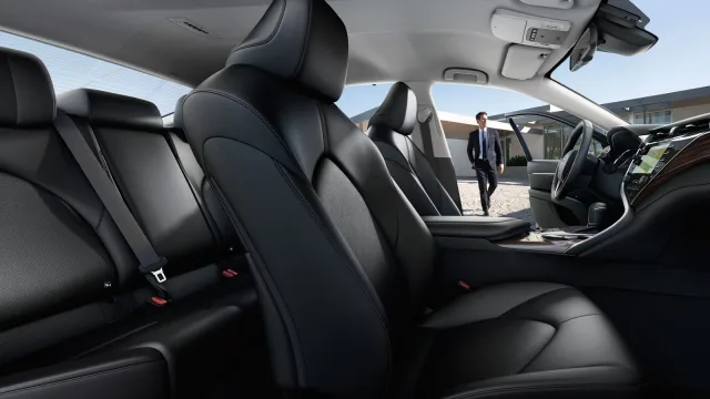 Toyota Camry 2017 седан — 12