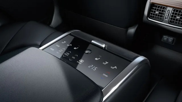 Toyota Camry 2017 седан — 17