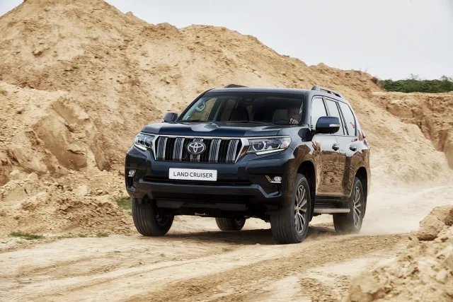 Toyota Land Cruiser Prado SUV — 6
