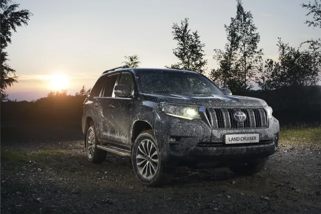 Toyota Land Cruiser Prado SUV — 7