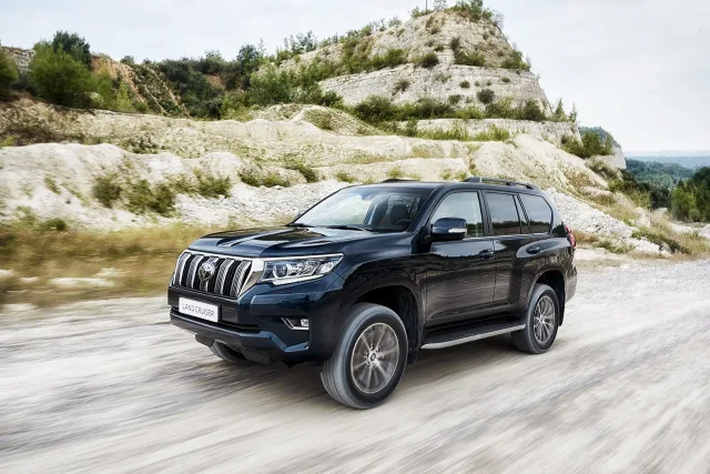 Toyota Land Cruiser Prado SUV — 10