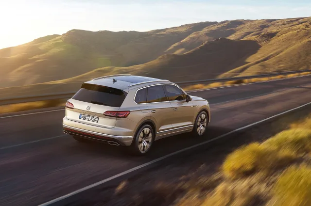 Volkswagen Touareg (Фольксваген Туарег) кроссовер — 8