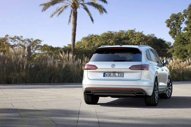 Volkswagen Touareg (Фольксваген Туарег) кроссовер — 24