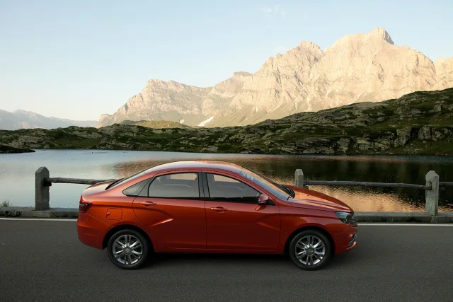 Lada Vesta седан — 4