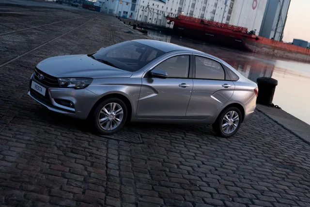 Lada Vesta седан — 7