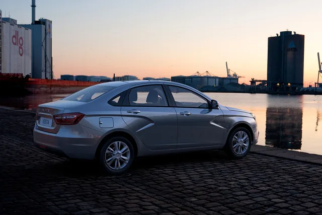 Lada Vesta седан — 12