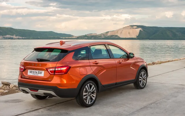 Lada Vesta SW Cross (Лада Веста СВ Кросс) универсал — 12