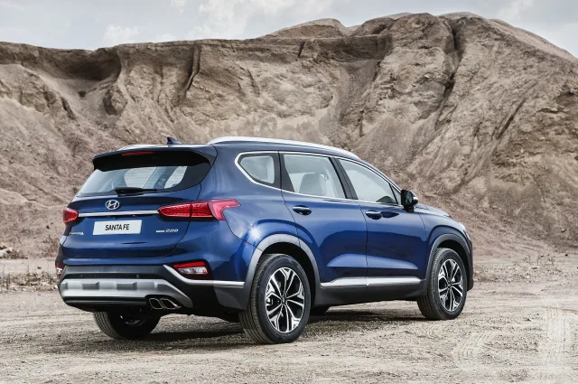 Hyundai Santa Fe 2018 crossover — 2