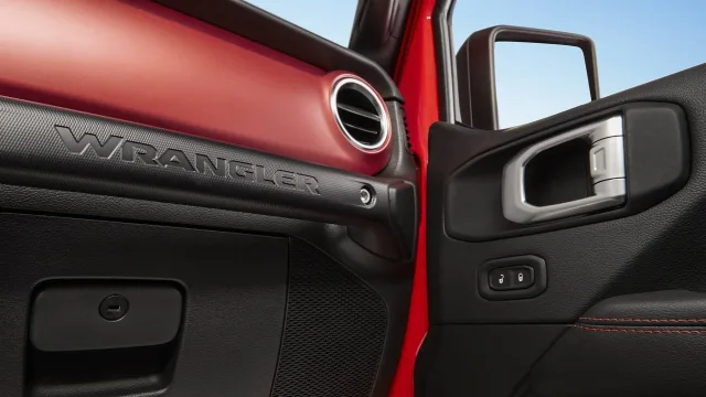 Jeep Wrangler 2.8D AT Sahara — 17