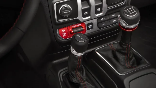Jeep Wrangler 2.8D AT Sahara — 18