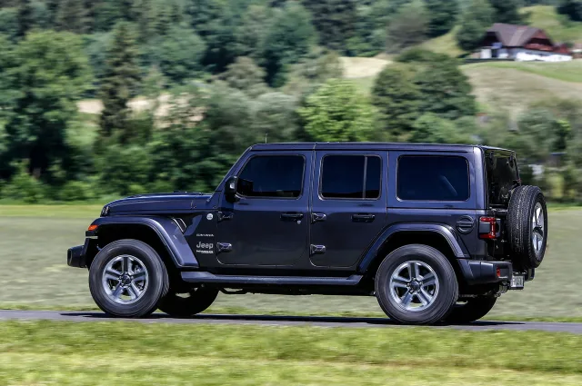 Jeep Wrangler Unlimited (Джип Вранглер Анлимитед) внедорожник — 15