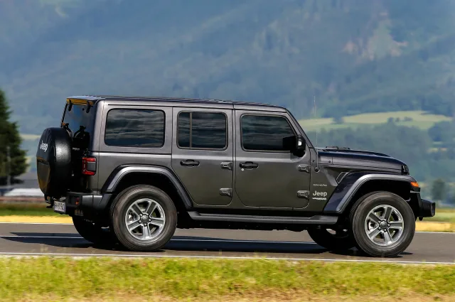 Jeep Wrangler Unlimited (Джип Вранглер Анлимитед) внедорожник — 20