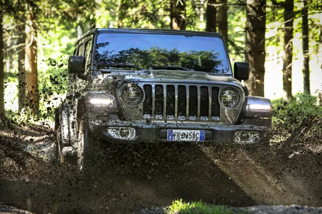 Jeep Wrangler Unlimited (Джип Вранглер Анлимитед) внедорожник — 23
